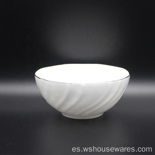 Exquisito nuevo diseño de diseño de porcelana plato de plato barato